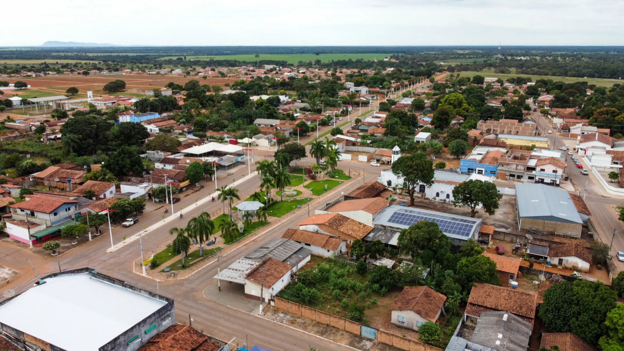 Centro-da-Cidade-de-Cariri-do-Tocantins-Vista-Aerea-scaled