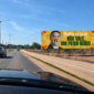 Outdoor à beira da estrada