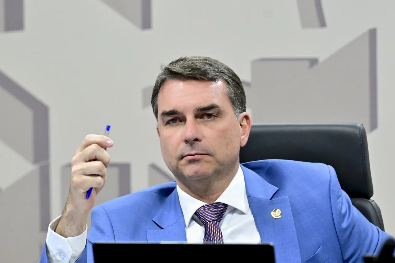 Flavio-Bolsonaro-senado