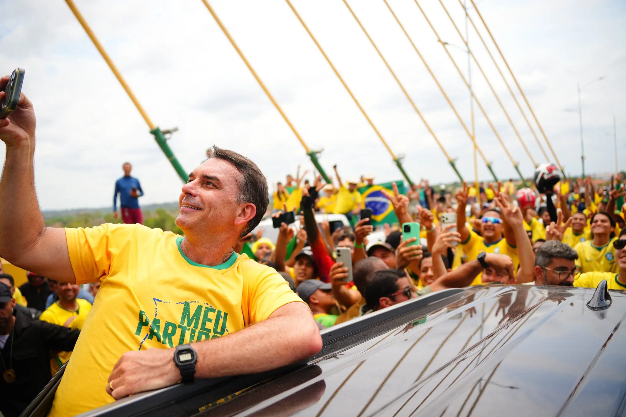 flavio-bolsonaro-em-carreata-em-maraba-no-para